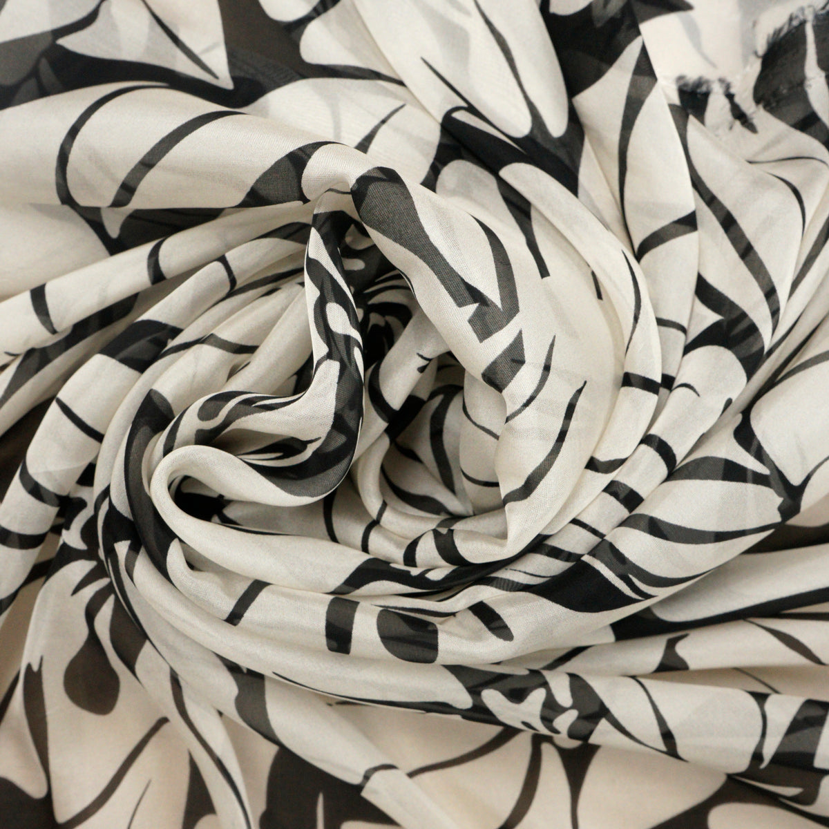 Sapore Digi Off White Flower Silk Chiffon Georgette Fabric– Rex Fabrics